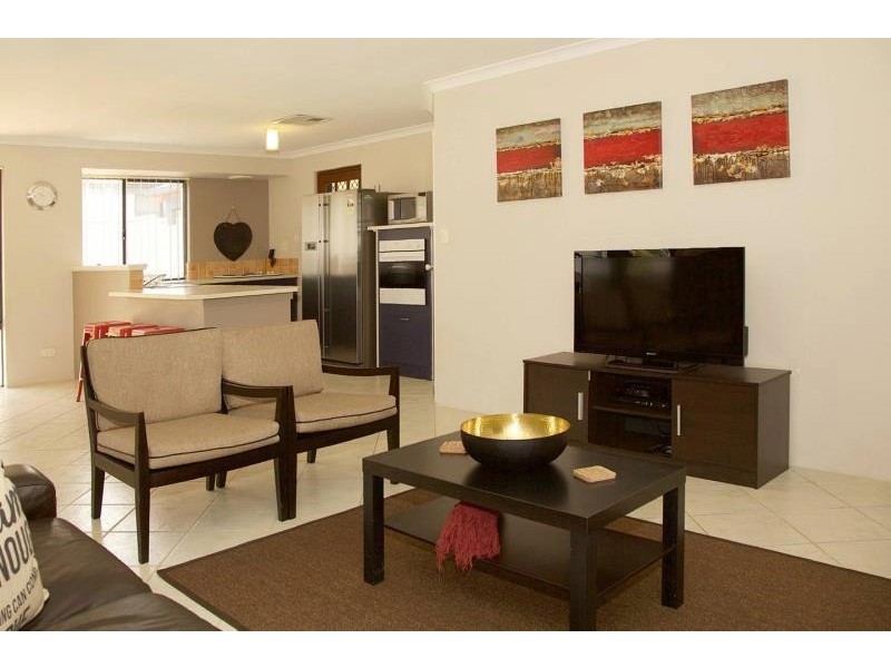 11 Kirkimbie Street, Carramar WA 6031