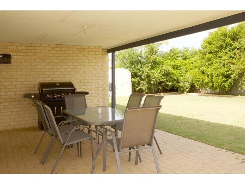 11 Kirkimbie Street, Carramar WA 6031