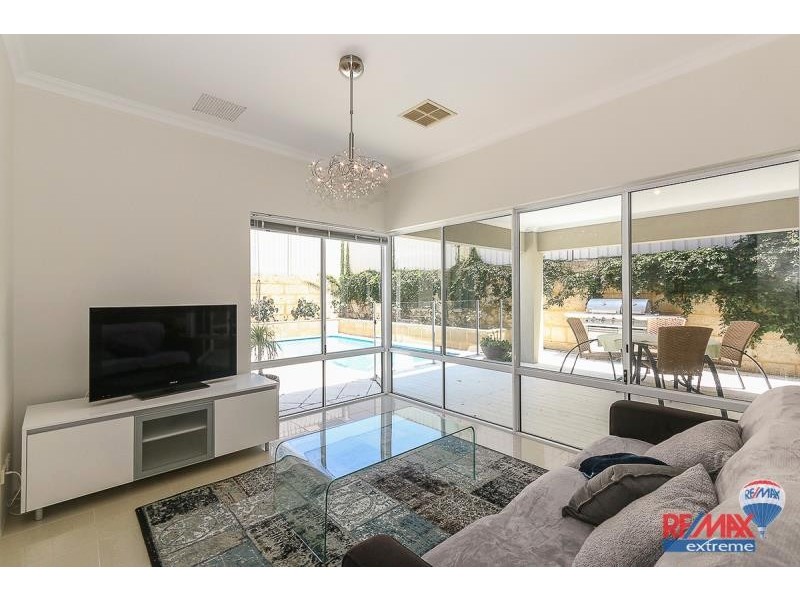 5 Stingray Way, Jindalee WA 6036