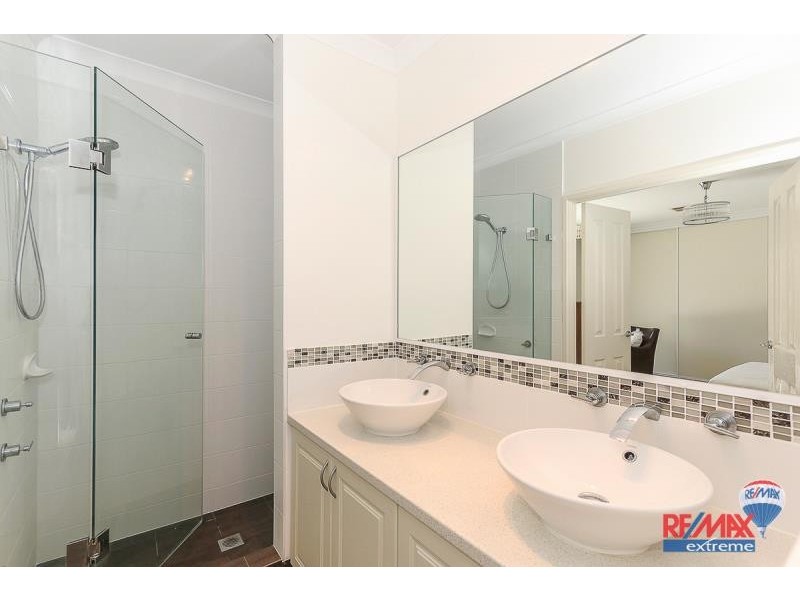 5 Stingray Way, Jindalee WA 6036