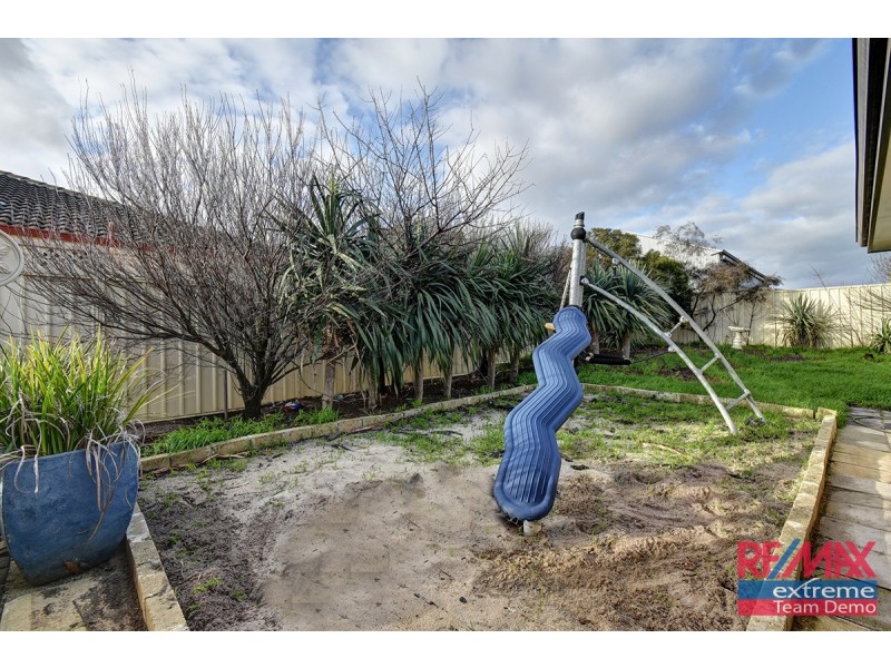 2 Hinckley Parkway, Hocking WA 6065