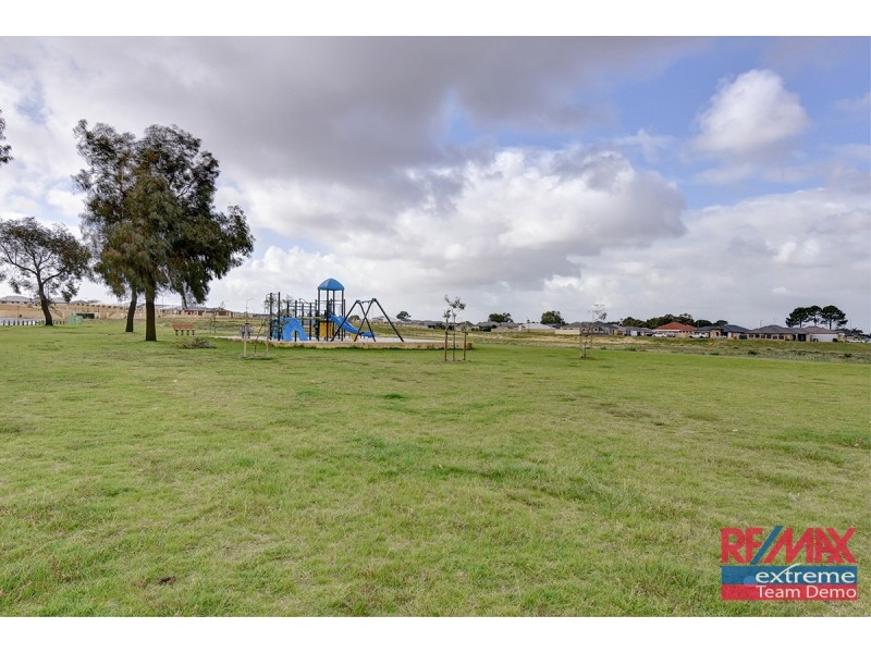 2 Hinckley Parkway, Hocking WA 6065