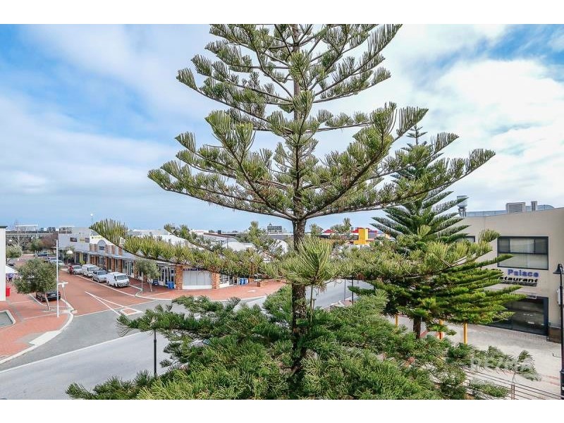 1/2 Bouvard Walk, Clarkson WA 6030