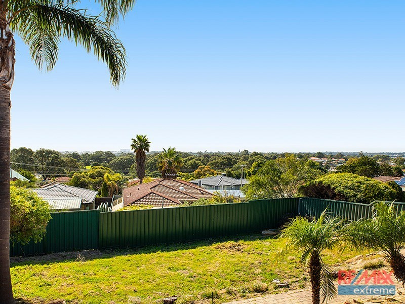 160 Caridean Street, Heathridge WA 6027