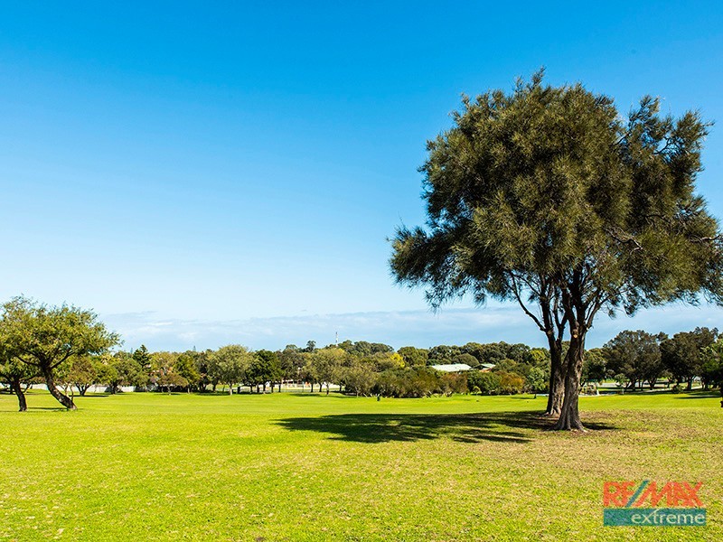 160 Caridean Street, Heathridge WA 6027