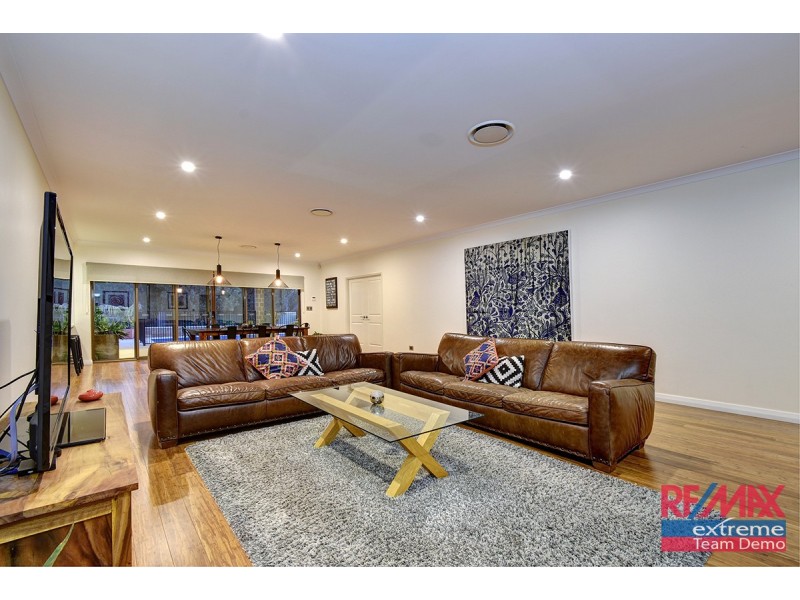 17 Redheart Road, Carramar WA 6031