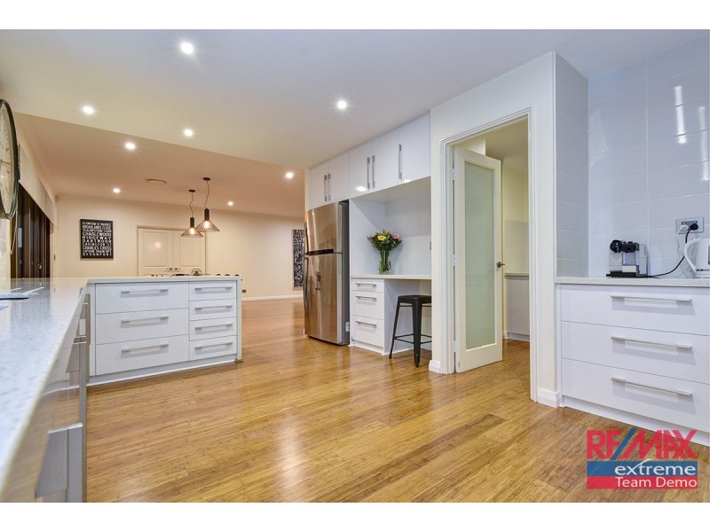 17 Redheart Road, Carramar WA 6031