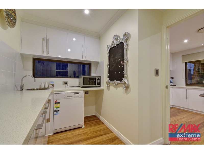 17 Redheart Road, Carramar WA 6031