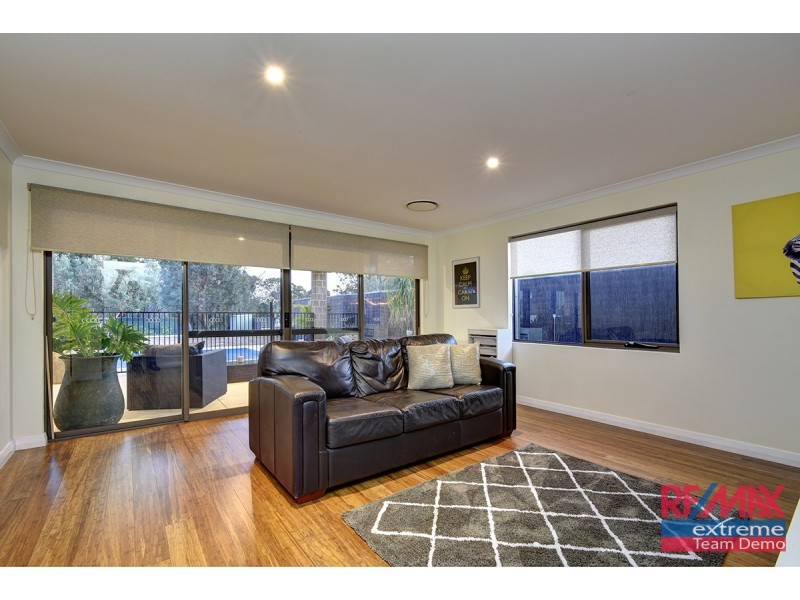 17 Redheart Road, Carramar WA 6031