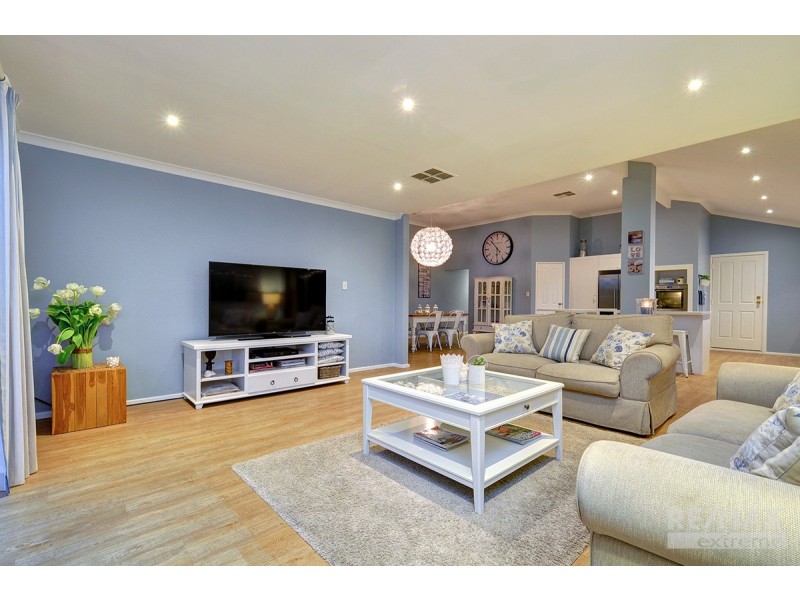 22 St Sebastien Chase, Iluka WA 6028