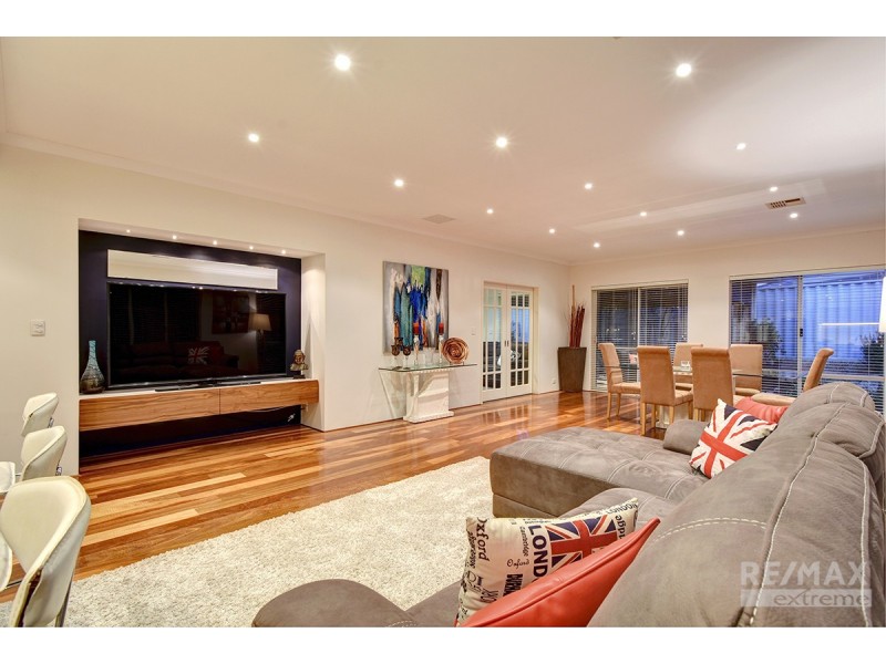 17 Daytona Drive, Iluka WA 6028