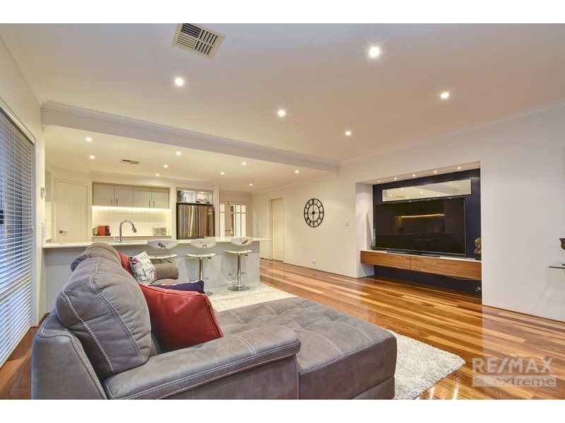 17 Daytona Drive, Iluka WA 6028