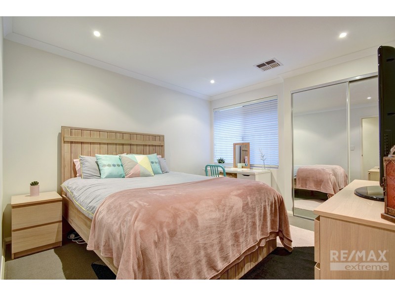 17 Daytona Drive, Iluka WA 6028