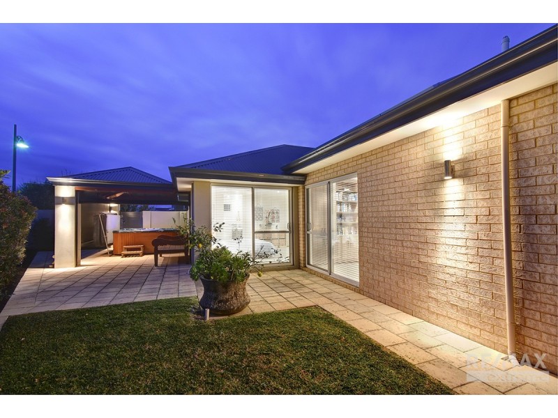 17 Daytona Drive, Iluka WA 6028