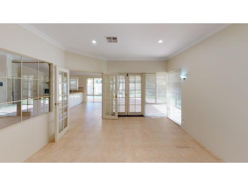 23 St Helena Way, Iluka WA 6028