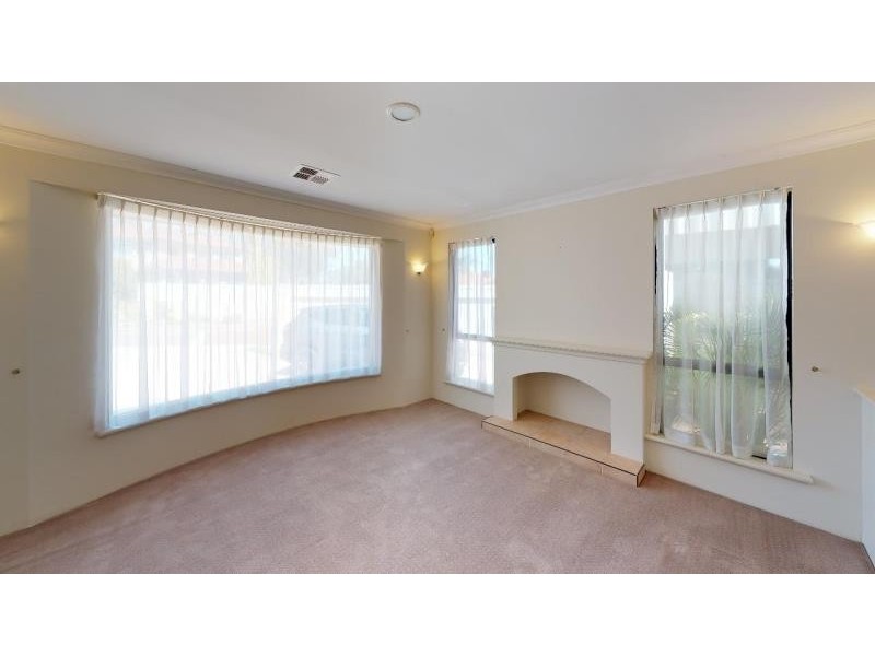 23 St Helena Way, Iluka WA 6028