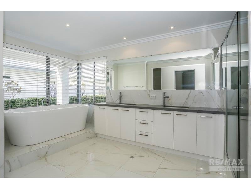 19 Romano Crescent, Iluka WA 6028