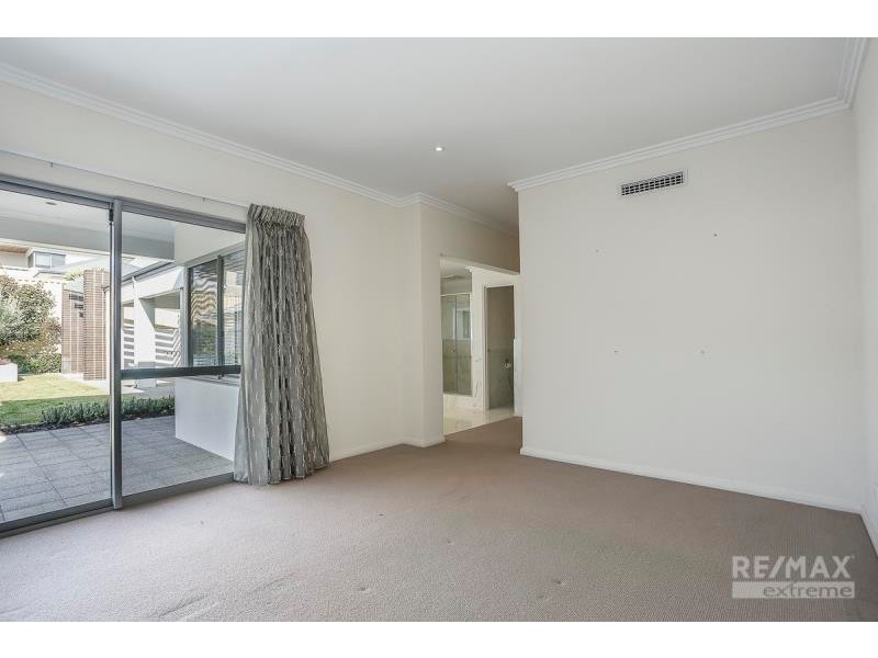 19 Romano Crescent, Iluka WA 6028