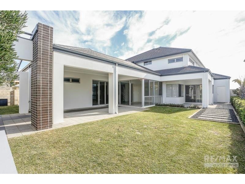 19 Romano Crescent, Iluka WA 6028