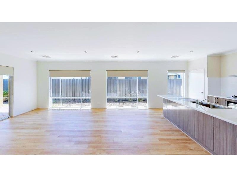 7 Chambered Way, Jindalee WA 6036