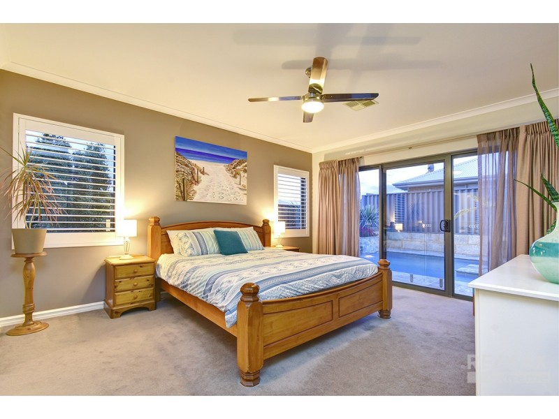 76 Venice Entrance, Iluka WA 6028