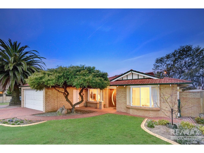 6 St Helena Way, Iluka WA 6028