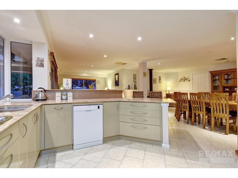 6 St Helena Way, Iluka WA 6028