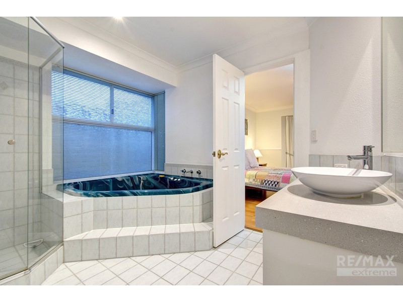 6 St Helena Way, Iluka WA 6028