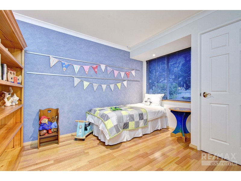 6 St Helena Way, Iluka WA 6028