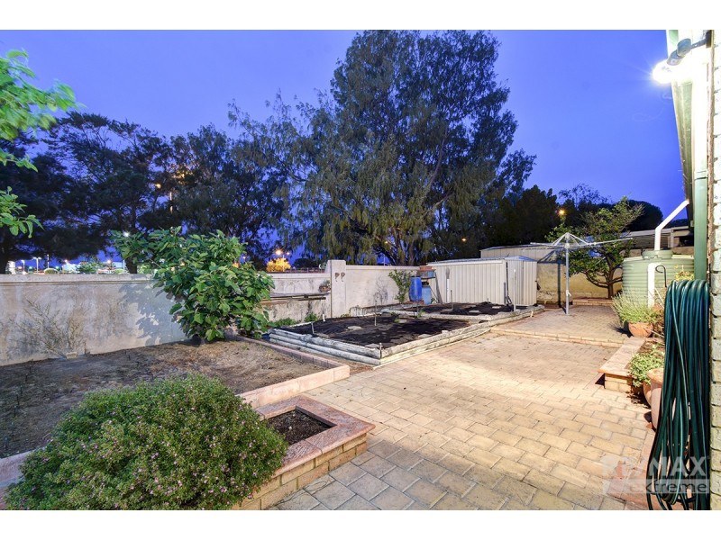 6 St Helena Way, Iluka WA 6028