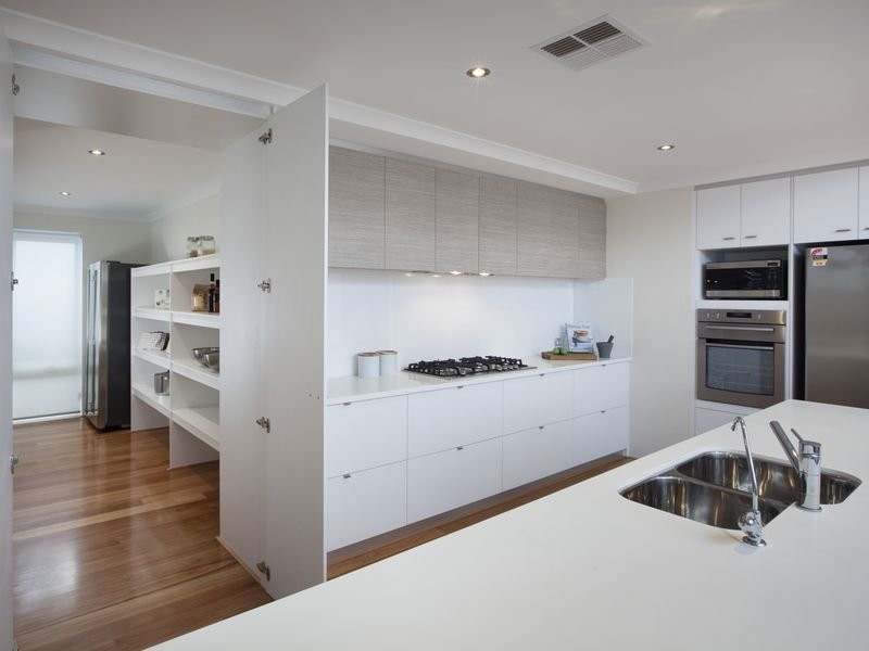 14 Adlington Way, The Vines WA 6069