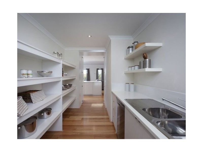 14 Adlington Way, The Vines WA 6069