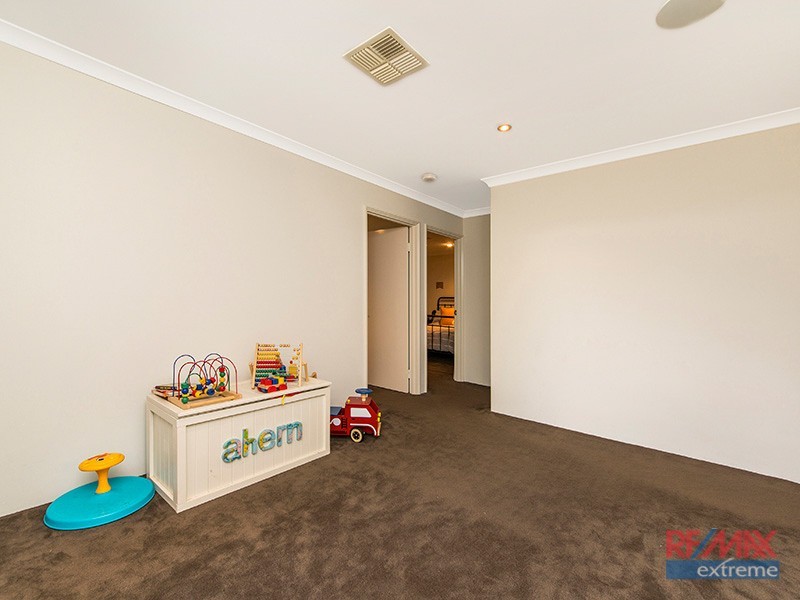 14 Adlington Way, The Vines WA 6069