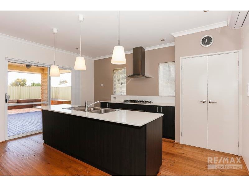 4 Featherstone Gardens, Butler WA 6036