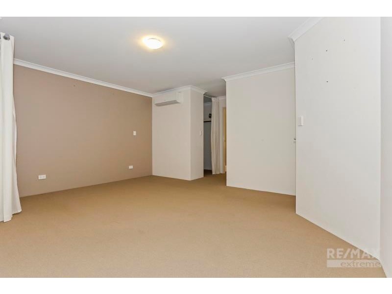 4 Featherstone Gardens, Butler WA 6036