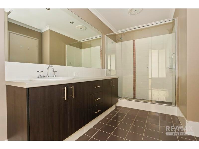 4 Featherstone Gardens, Butler WA 6036