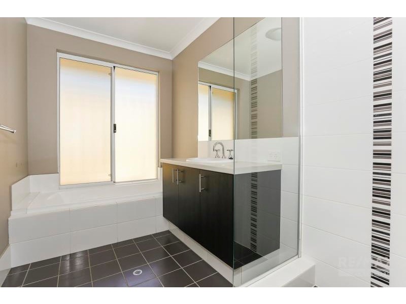 4 Featherstone Gardens, Butler WA 6036