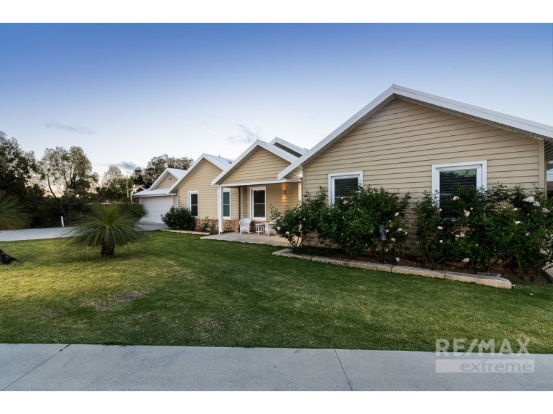 19 Greenhaven Glade, Carramar WA 6031