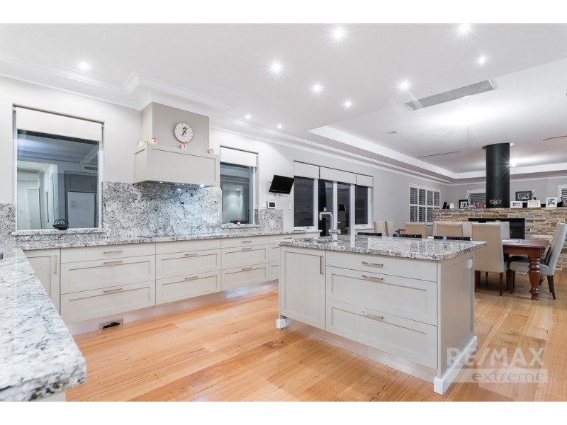 19 Greenhaven Glade, Carramar WA 6031