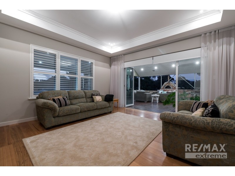 19 Greenhaven Glade, Carramar WA 6031