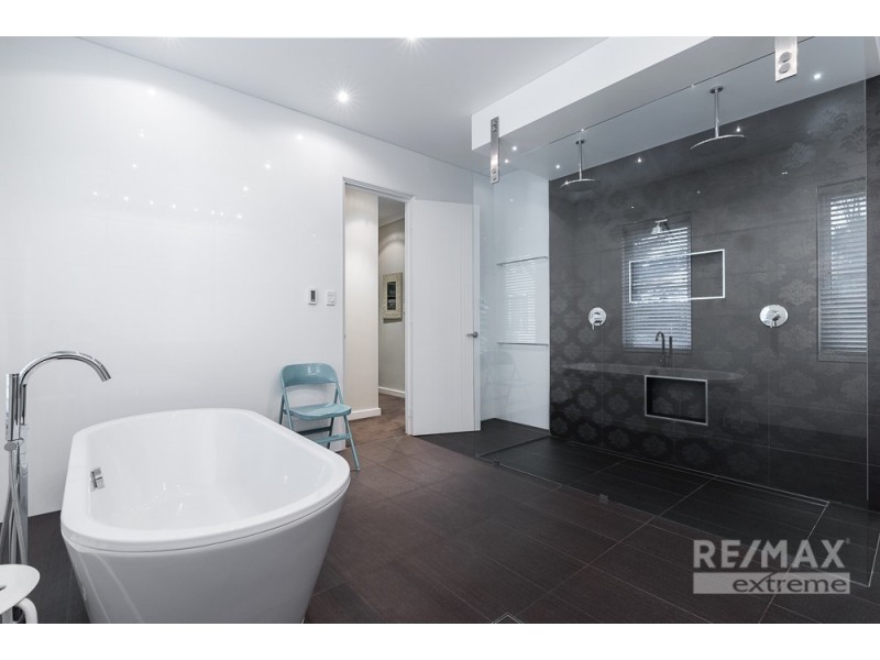 19 Greenhaven Glade, Carramar WA 6031