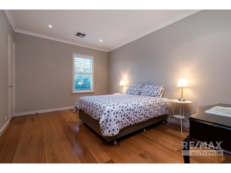 19 Greenhaven Glade, Carramar WA 6031