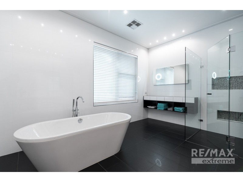 19 Greenhaven Glade, Carramar WA 6031