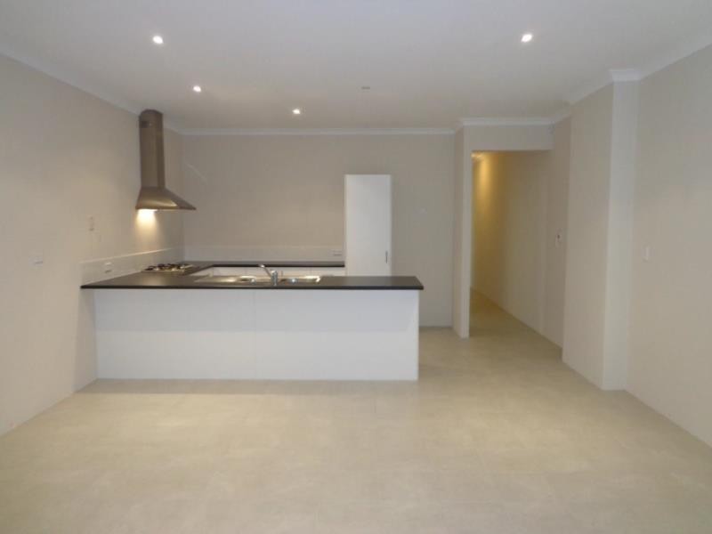 61 Fairbourne Approach, Butler WA 6036