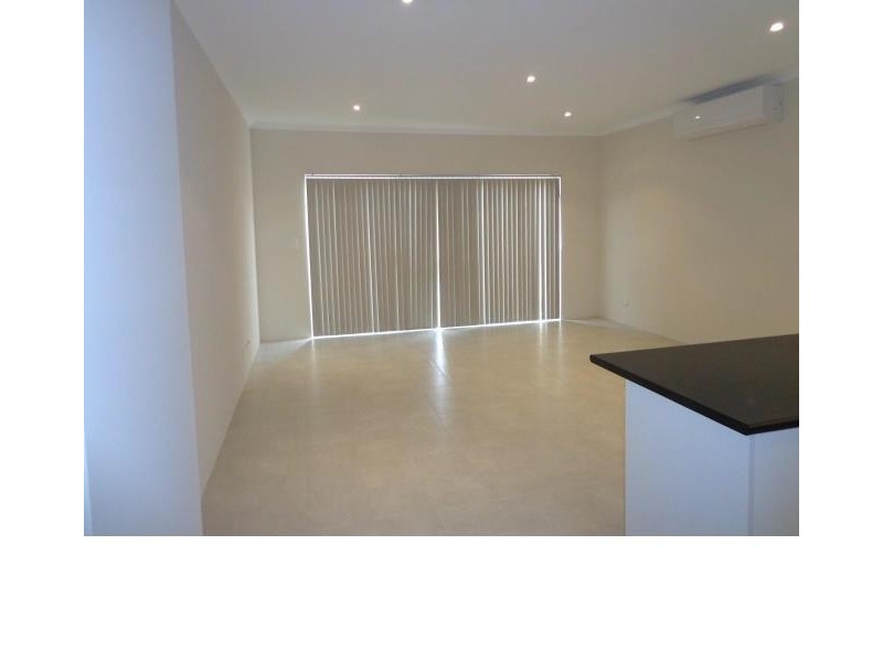 61 Fairbourne Approach, Butler WA 6036