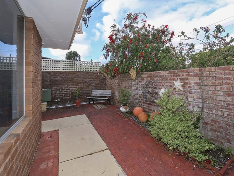 2A Madana Place, Craigie WA 6025