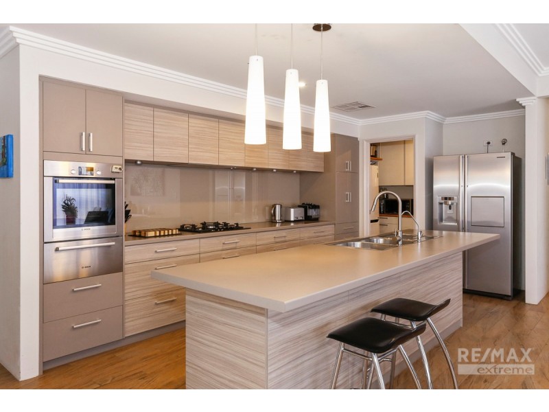 18 Helmsley Parkway, Alkimos WA 6038