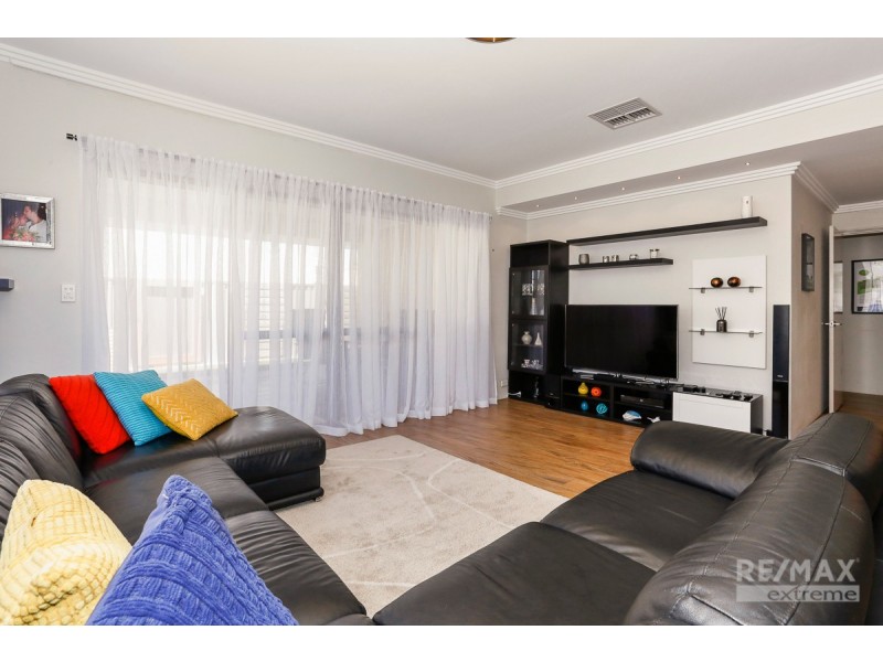 18 Helmsley Parkway, Alkimos WA 6038