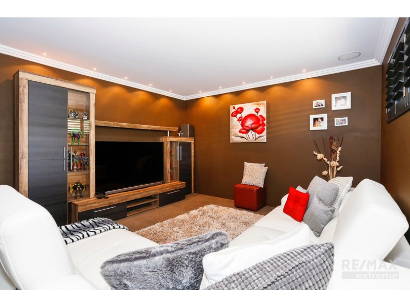 18 Helmsley Parkway, Alkimos WA 6038