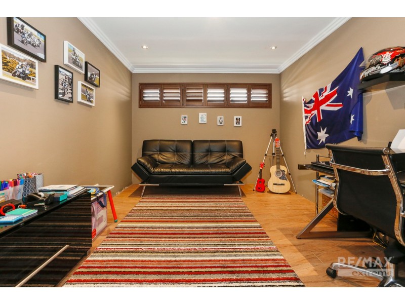 18 Helmsley Parkway, Alkimos WA 6038